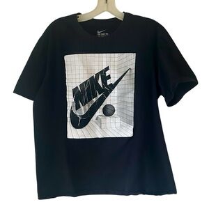 Nike Tee  Shirt Short Sleeve Athletic Cut Black & White Size XL